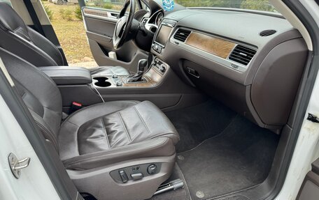 Volkswagen Touareg III, 2015 год, 2 800 000 рублей, 15 фотография