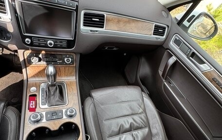 Volkswagen Touareg III, 2015 год, 2 800 000 рублей, 13 фотография