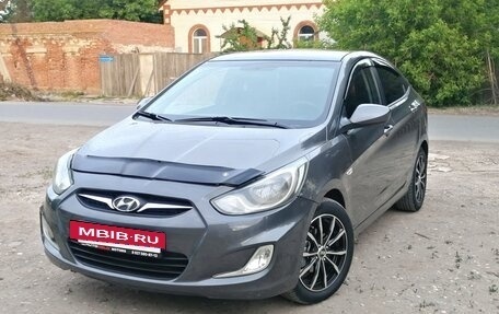 Hyundai Solaris II рестайлинг, 2011 год, 895 000 рублей, 2 фотография