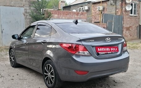 Hyundai Solaris II рестайлинг, 2011 год, 895 000 рублей, 4 фотография