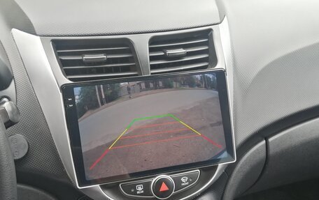 Hyundai Solaris II рестайлинг, 2011 год, 895 000 рублей, 11 фотография