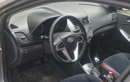 Hyundai Solaris II рестайлинг, 2011 год, 895 000 рублей, 12 фотография