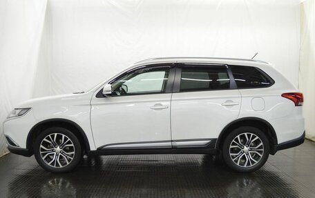 Mitsubishi Outlander III рестайлинг 3, 2016 год, 1 950 000 рублей, 8 фотография