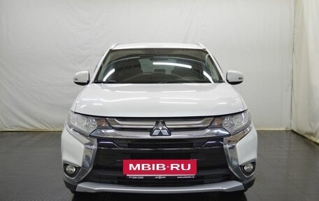Mitsubishi Outlander III рестайлинг 3, 2016 год, 1 950 000 рублей, 2 фотография