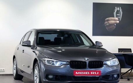 BMW 3 серия, 2018 год, 1 899 000 рублей, 3 фотография