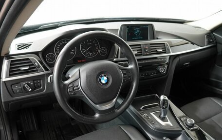 BMW 3 серия, 2018 год, 1 899 000 рублей, 12 фотография