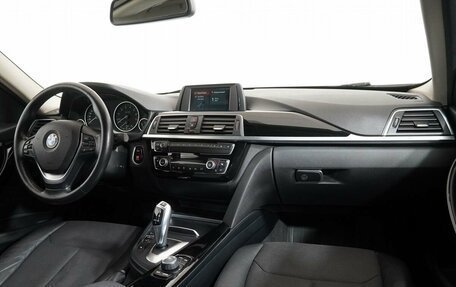 BMW 3 серия, 2018 год, 1 899 000 рублей, 14 фотография
