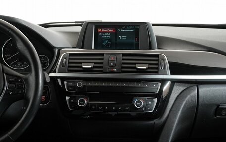 BMW 3 серия, 2018 год, 1 899 000 рублей, 16 фотография