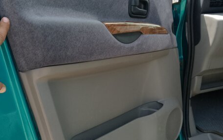 Nissan Serena II, 2001 год, 635 000 рублей, 11 фотография