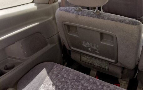 Nissan Serena II, 2001 год, 635 000 рублей, 13 фотография