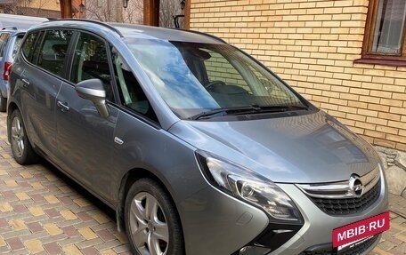 Opel Zafira C рестайлинг, 2013 год, 1 080 000 рублей, 2 фотография