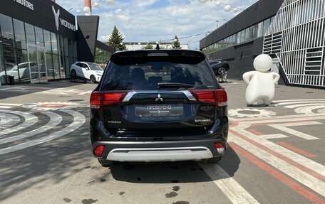 Mitsubishi Outlander III рестайлинг 3, 2019 год, 2 195 000 рублей, 3 фотография