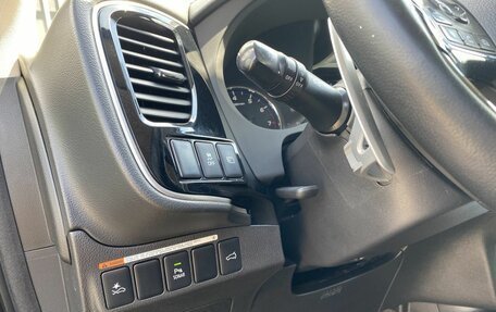 Mitsubishi Outlander III рестайлинг 3, 2019 год, 2 195 000 рублей, 9 фотография