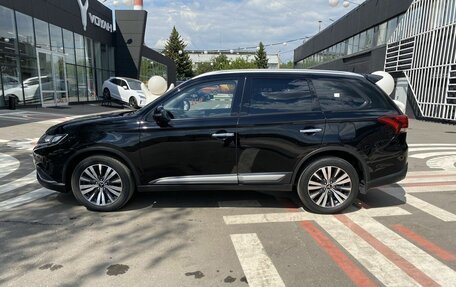Mitsubishi Outlander III рестайлинг 3, 2019 год, 2 195 000 рублей, 5 фотография