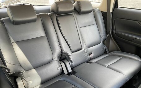 Mitsubishi Outlander III рестайлинг 3, 2019 год, 2 195 000 рублей, 15 фотография
