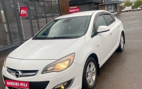 Opel Astra J, 2013 год, 977 000 рублей, 1 фотография
