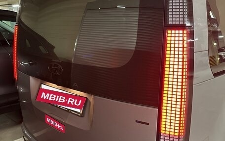Hyundai Staria, 2021 год, 5 600 000 рублей, 4 фотография