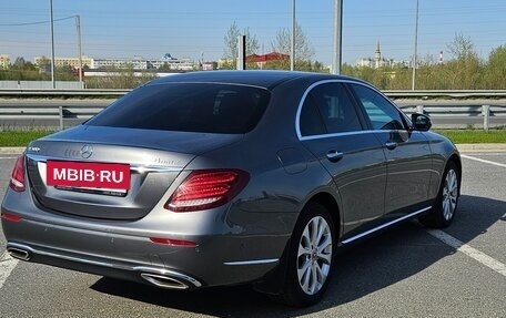 Mercedes-Benz E-Класс, 2019 год, 4 550 000 рублей, 5 фотография