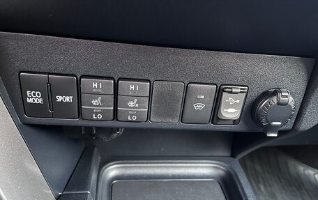 Toyota RAV4, 2016 год, 2 350 000 рублей, 12 фотография