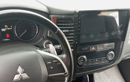 Mitsubishi Outlander III рестайлинг 3, 2014 год, 1 320 000 рублей, 5 фотография