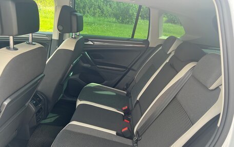 Volkswagen Tiguan II, 2019 год, 2 890 000 рублей, 10 фотография