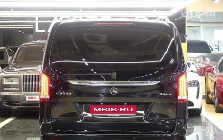 Mercedes-Benz V-Класс, 2022 год, 8 520 000 рублей, 3 фотография