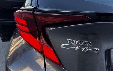 Toyota C-HR I рестайлинг, 2019 год, 3 100 000 рублей, 8 фотография