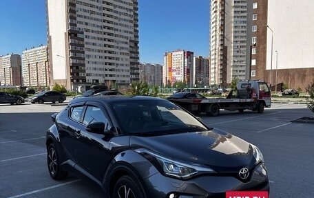 Toyota C-HR I рестайлинг, 2019 год, 3 100 000 рублей, 2 фотография
