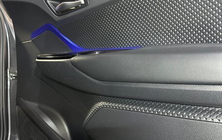Toyota C-HR I рестайлинг, 2019 год, 3 100 000 рублей, 28 фотография