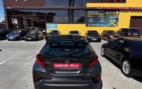 Toyota C-HR I рестайлинг, 2019 год, 3 100 000 рублей, 19 фотография