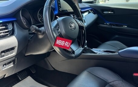 Toyota C-HR I рестайлинг, 2019 год, 3 100 000 рублей, 36 фотография