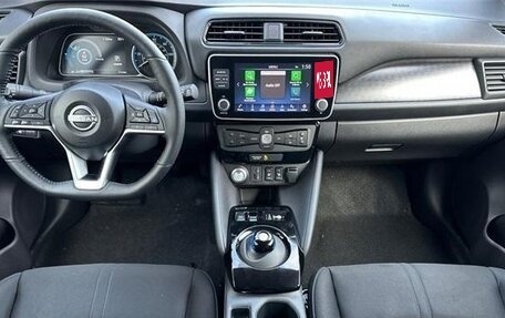 Nissan Leaf II, 2025 год, 4 215 000 рублей, 10 фотография