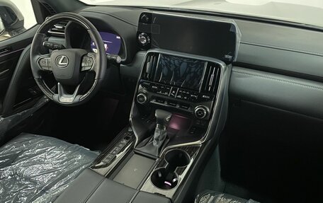 Lexus LX, 2024 год, 21 200 000 рублей, 16 фотография