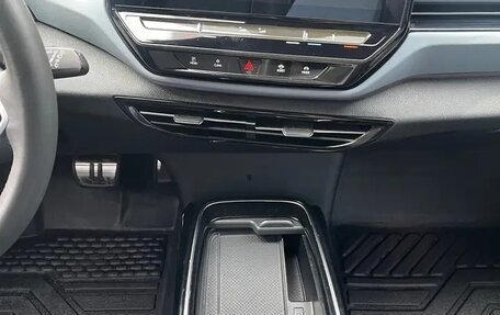 Volkswagen ID.4, 2024 год, 2 100 000 рублей, 12 фотография