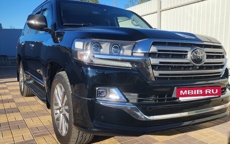 Toyota Land Cruiser 200, 2015 год, 6 250 000 рублей, 30 фотография