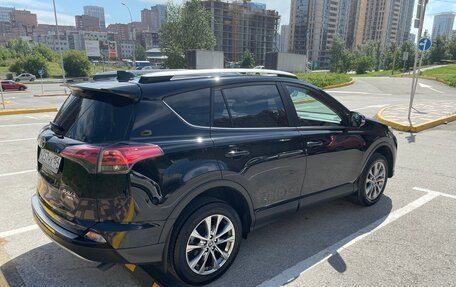 Toyota RAV4, 2018 год, 2 990 000 рублей, 6 фотография