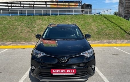 Toyota RAV4, 2018 год, 2 990 000 рублей, 2 фотография