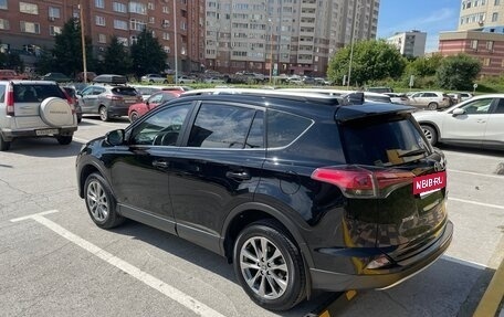 Toyota RAV4, 2018 год, 2 990 000 рублей, 4 фотография