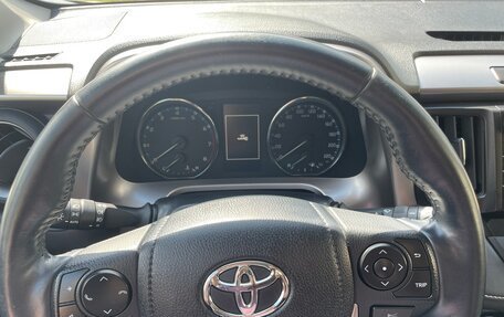 Toyota RAV4, 2018 год, 2 990 000 рублей, 18 фотография