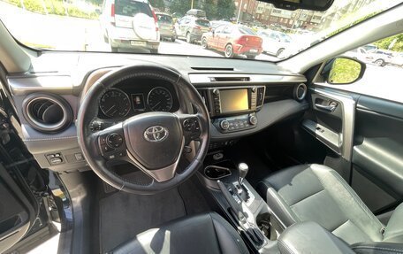 Toyota RAV4, 2018 год, 2 990 000 рублей, 14 фотография