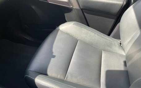 Toyota RAV4, 2018 год, 2 990 000 рублей, 17 фотография