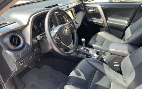 Toyota RAV4, 2018 год, 2 990 000 рублей, 13 фотография