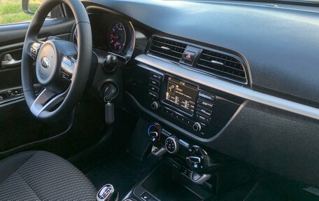 KIA Rio IV, 2019 год, 999 000 рублей, 21 фотография