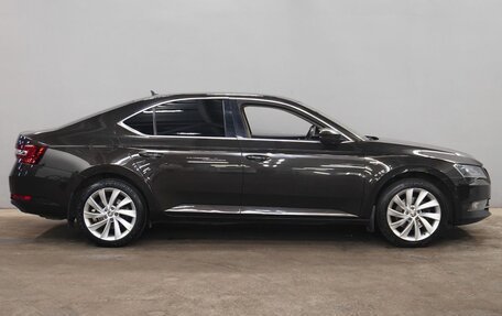 Skoda Superb III рестайлинг, 2016 год, 1 950 000 рублей, 4 фотография