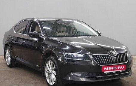 Skoda Superb III рестайлинг, 2016 год, 1 950 000 рублей, 3 фотография