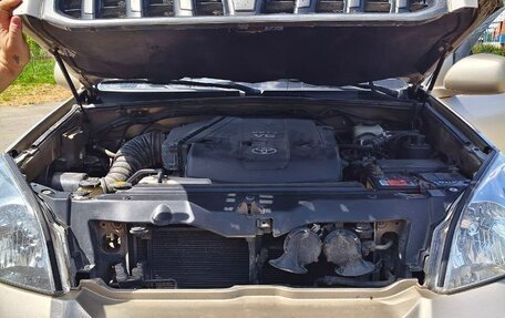 Toyota Land Cruiser Prado 120 рестайлинг, 2008 год, 2 350 000 рублей, 2 фотография
