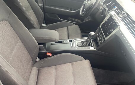 Volkswagen Passat B8 рестайлинг, 2018 год, 1 970 000 рублей, 10 фотография