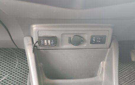 Toyota Prius Alpha I (ZVW40/41), 2014 год, 1 350 000 рублей, 17 фотография