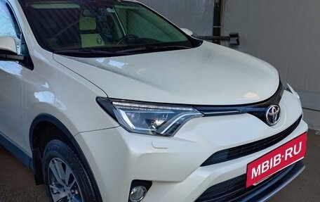 Toyota RAV4, 2017 год, 2 900 000 рублей, 8 фотография