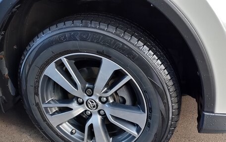 Toyota RAV4, 2017 год, 2 900 000 рублей, 23 фотография